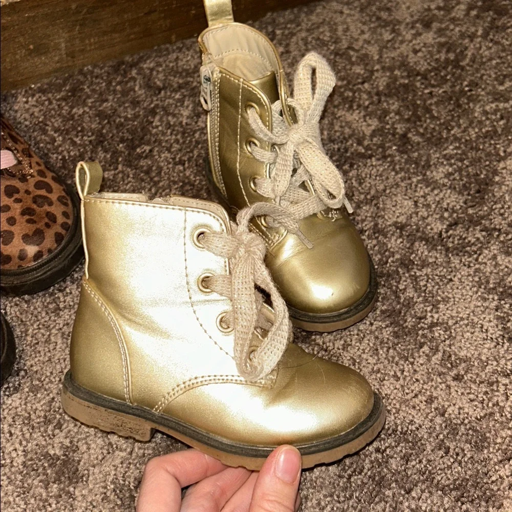 Toddler girls size 7 cat & jack combat boots bundle!!